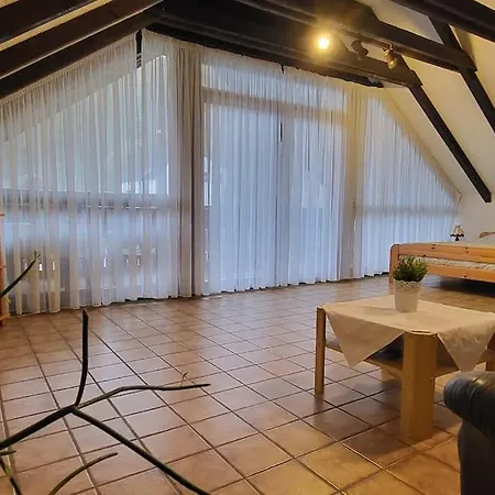 Apartment Unterm Wald - Pool + Garten + Panorama