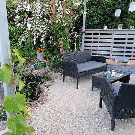 Apartment Unterm Wald - Pool + Garten + Panorama